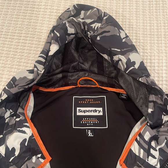 Like new men’s superdry windbreaker - Picture 4 of 5